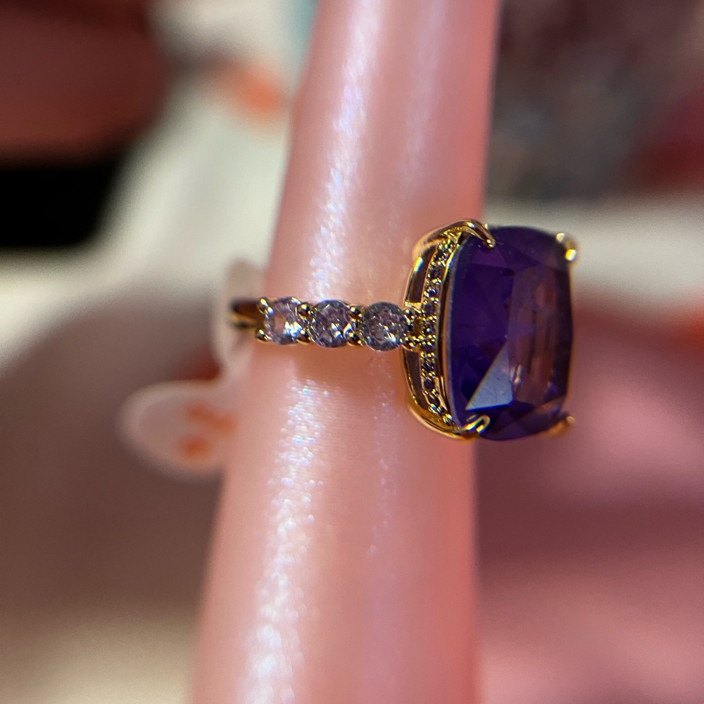 Elegant Lavender Amethyst Gold Ring